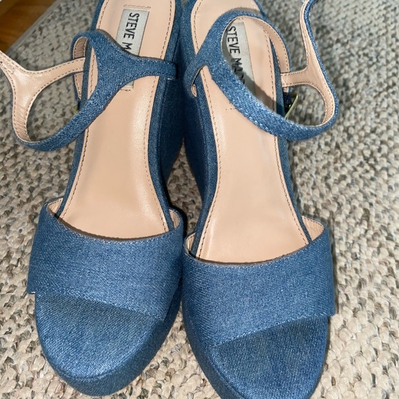 NEVER WORN STEVE MADDEN Denim Wedges - Picture 2 of 3